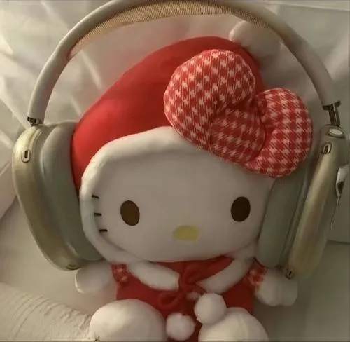 Ảnh đại diện Hello Kitty vô tri dùng lâu không bị chán