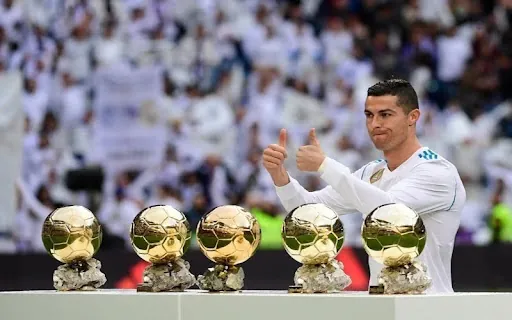 Ronaldo Quả bóng Vàng năm nào trong sự nghiệp?