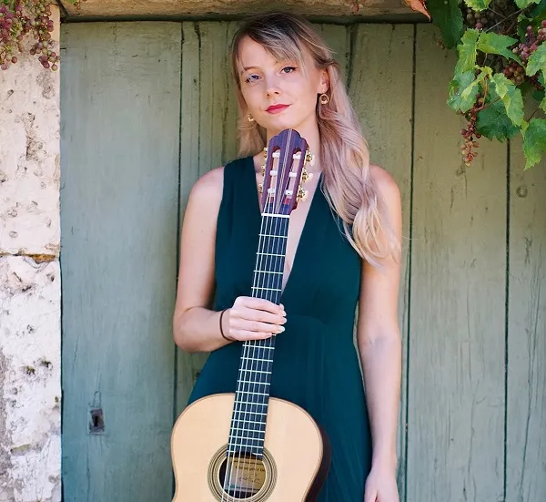 Alexandra Whittingham - Hành trình vươn tầm quốc tế của nữ nghệ sĩ guitar cổ điển