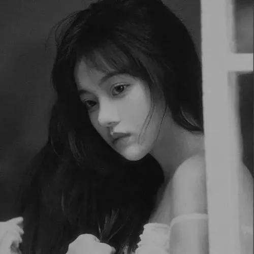 Ảnh đại diện buồn diễn tả tổn thương qua biểu cảm phản ánh nội tâm sâu.