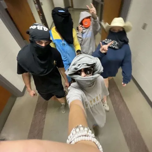 Ảnh profile hình đại diện nhóm mang cảm giác xinh xắn.