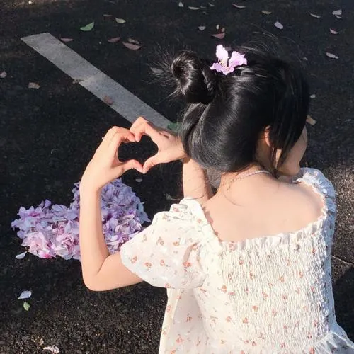 Ảnh profile quay lưng dành cho người thích sự im lặng có chủ ý