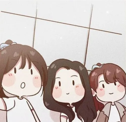 Ảnh đại diện chung ba người áo phông đồng màu tông sáng.