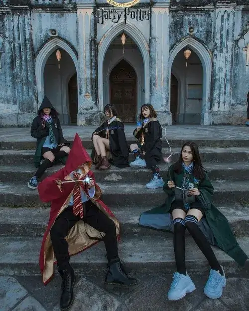 Ảnh đại diện ảnh chân dung tập thể thể hiện độ nét gương mặt cao.