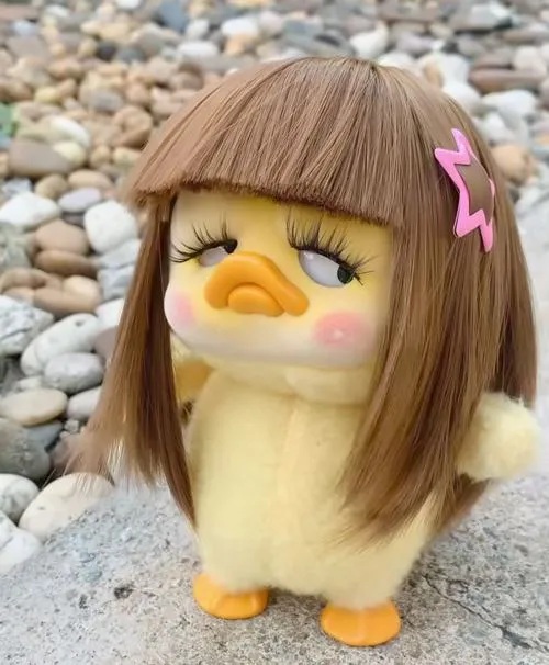 Ảnh đại diện lầy biểu cảm ngố nền đơn sắc dễ nhớ