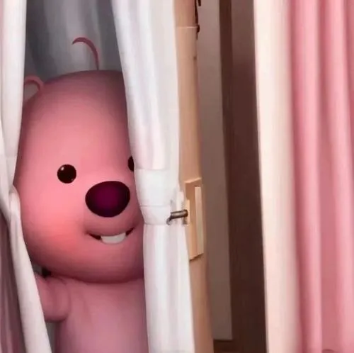 Hình đại diện Loopy với biểu cảm hiền ánh sáng sáng đều nền pastel.