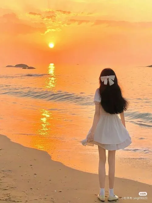 Ảnh biển cảm xúc thể hiện biểu cảm gắn cảnh biển.