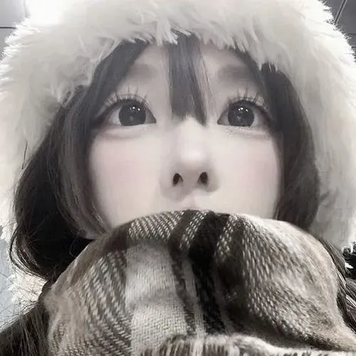 Gái xinh giấu nửa mặt tạo thần thái bí ẩn rất cá tính