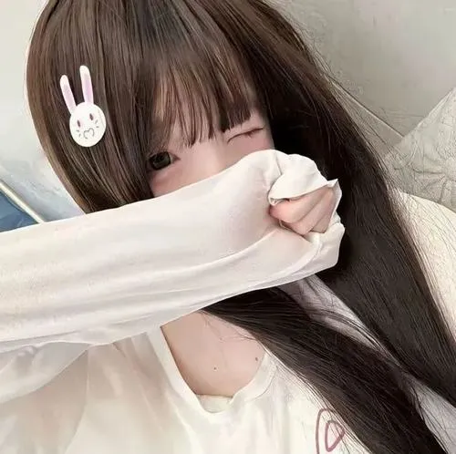 Ảnh đại diện che mặt cho nữ thích phong cách đối lập cảm xúc