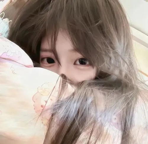 Ảnh đại diện che mặt giúp nàng nổi bật theo cách rất riêng