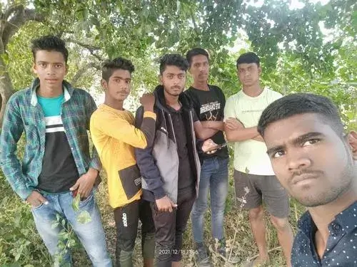 Avatar nhóm chuyên nghiệp nhấn bố cục liên kết ánh sáng đều cân bằng