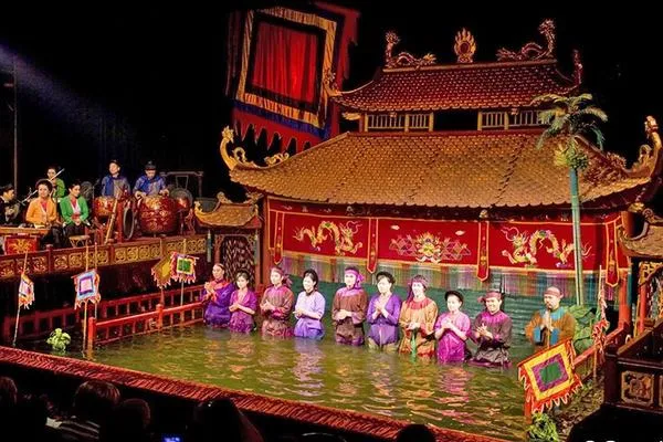 Màu sắc và chuyển động trong hình ảnh múa rối nước truyền thống