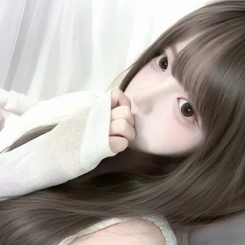 Trang phục áo thun rộng tăng cảm giác xa cách