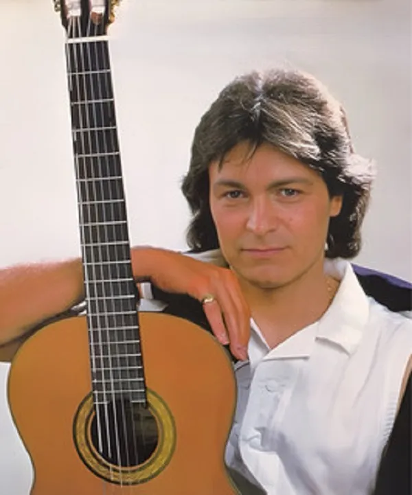 Tiểu sử Nicolas de Angelis - Giai điệu guitar trữ tình chạm đến trái tim công chúng