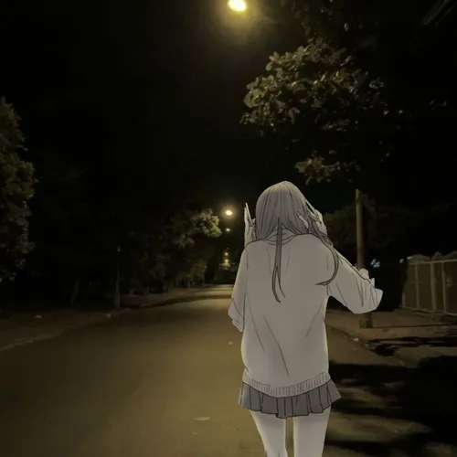 Sự tĩnh mịch bao phủ khung cửa và ánh mắt