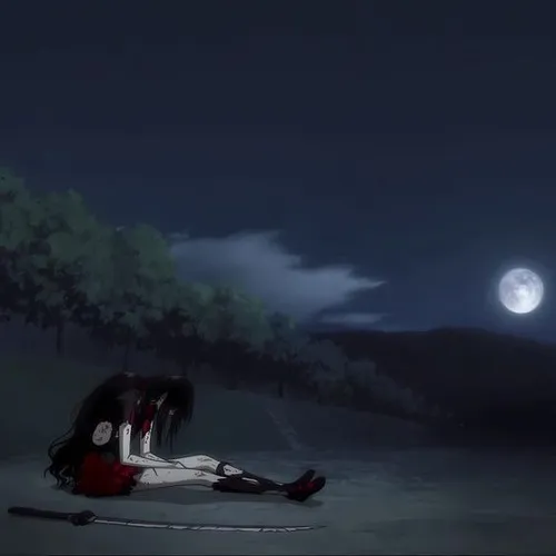 Không gian căn phòng tối phủ bóng tối tạo cảm xúc nặng nề