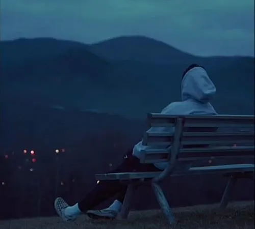 Hình đại diện cute nữ mang cảm xúc không lời sâu.