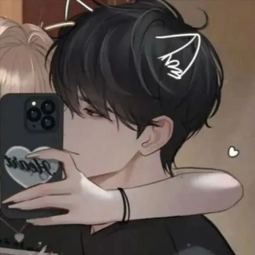 Bố cục cắt ảnh tạo nhận diện mạnh cho cặp