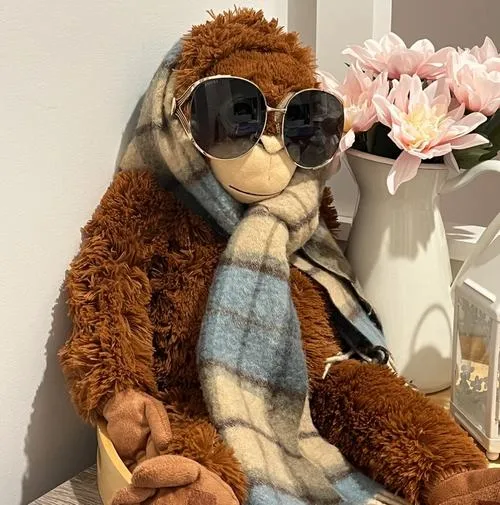 Ảnh avatar Facebook con khỉ hoạt hình dễ thương với màu sắc tươi