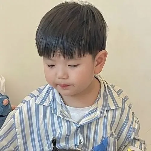 Ảnh profile đôi phong cách Ulzzang mang cảm giác bảo vệ dịu