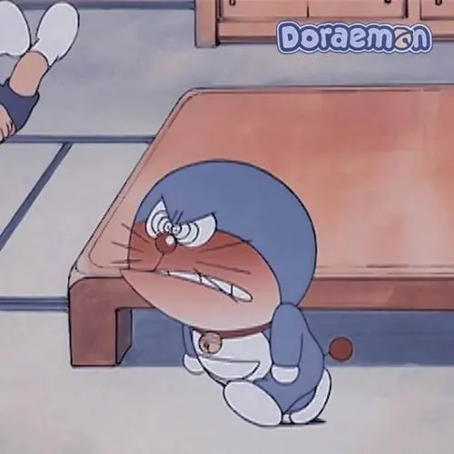 Doraemon đơ lặng giữa khoảng trắng nền