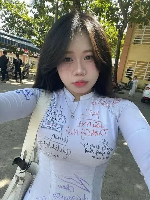 Avatar gái xinh k8 chụp đời thường nhưng vẫn nổi bật giữa dòng newsfeed