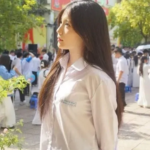 Hình profile vẻ đẹp học trò chia sẻ trên Instagram