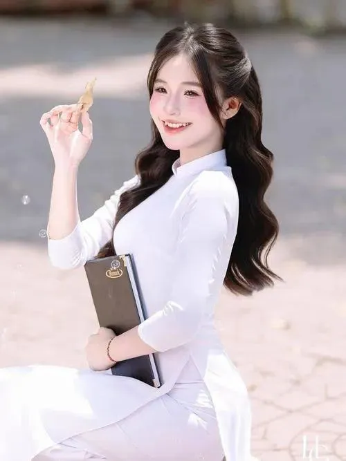 Khung hình phản ánh trường trung học rất đời thường