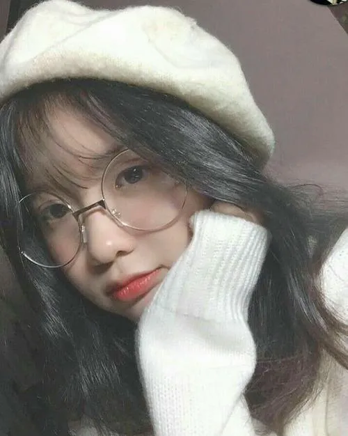 Ảnh profile gái xinh 2k8 hợp để dùng Facebook TikTok lẫn Instagram