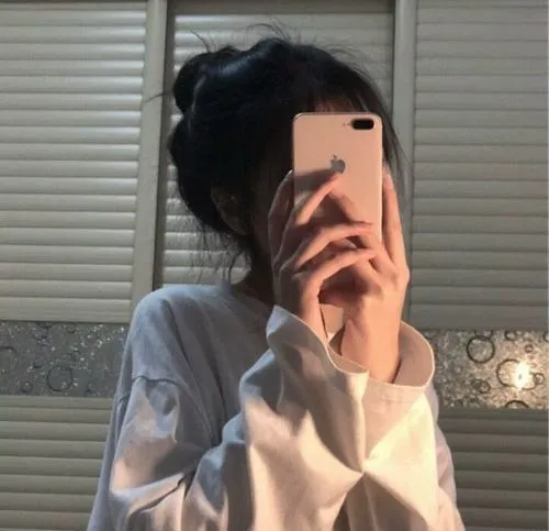 Ảnh đại diện gái xinh 2k8 phong cách tự nhiên hợp mọi nền tảng mạng xã hội