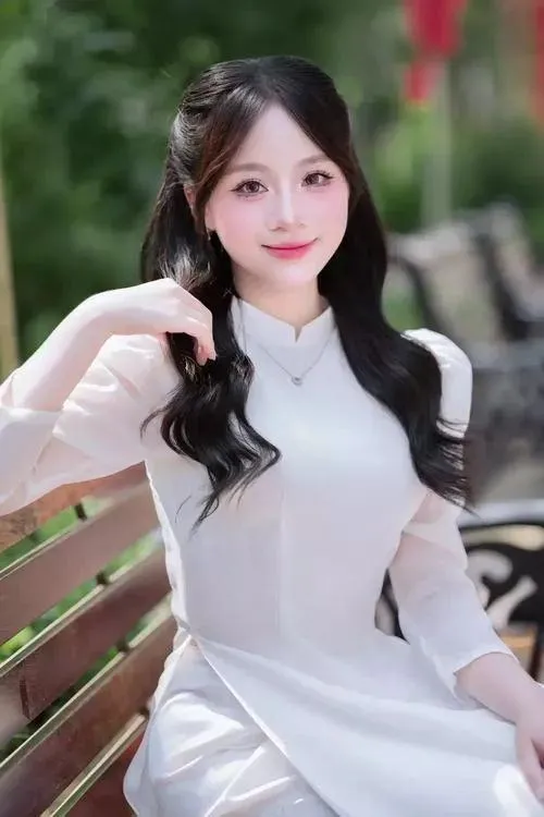 Ảnh avatar nữ sinh xinh nổi bật mái tóc dài và da trắng hồng