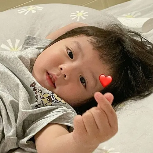 Hình profile hiệu ứng bóp méo lố vừa đủ ra người