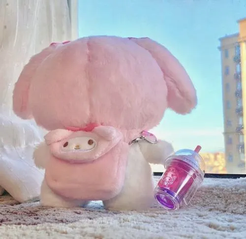 Cảm giác gần gũi từ màu hồng và bố cục mềm mại nữ tính