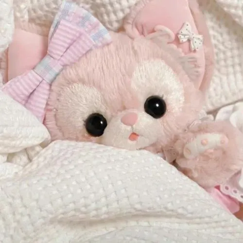 Avatar nữ tính hồng dễ thương bố cục cho cô gái