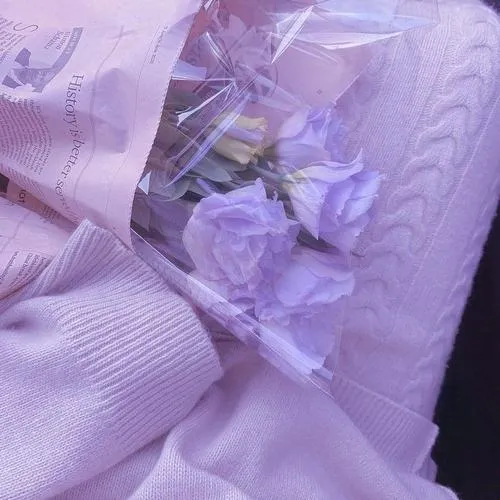 Ảnh avatar ngầu tím đậm nhấn biểu cảm lạnh lùng