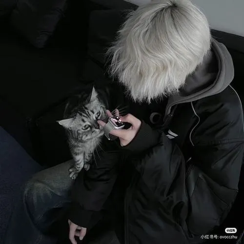 Avatar dễ thương nam buồn giữa không gian đêm tĩnh