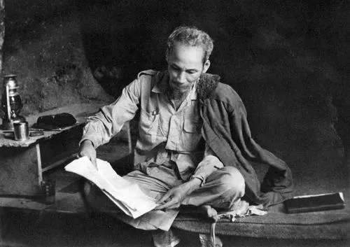 Hạt nhiễu mịn kiểu phim tạo chiều sâu cổ điển