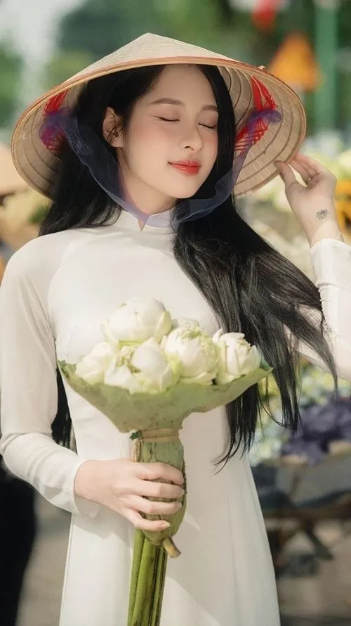 90 Mẫu Tạo Dáng Chụp Ảnh Áo Dài dịu dàng đấm chất Việt trước ống kính