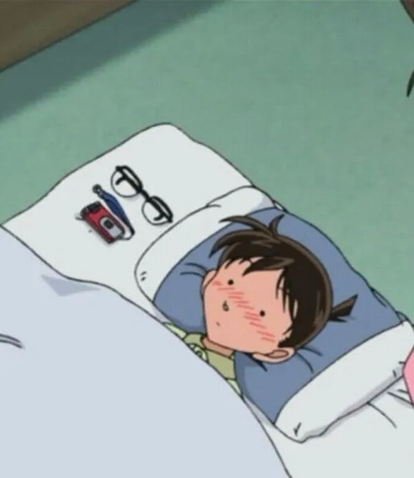 Conan đỏ mặt vì được khen, ánh nhìn đảo nhanh, cảm giác vừa hài vừa dễ thương