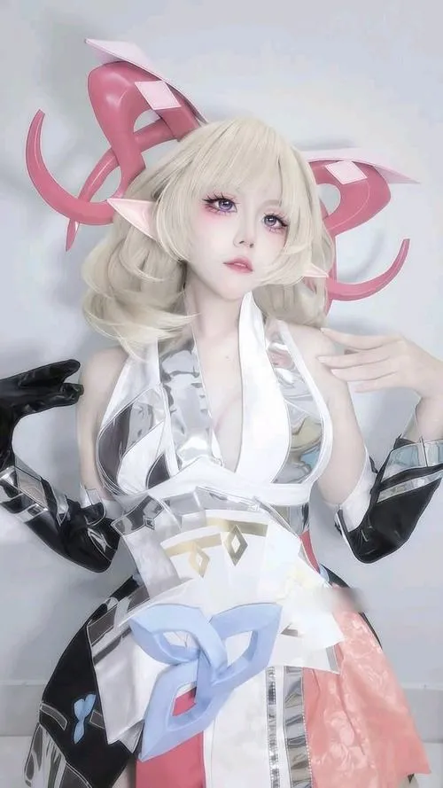 Cosplay liên quân đẹp kiểu vừa fantasy vừa rất đời