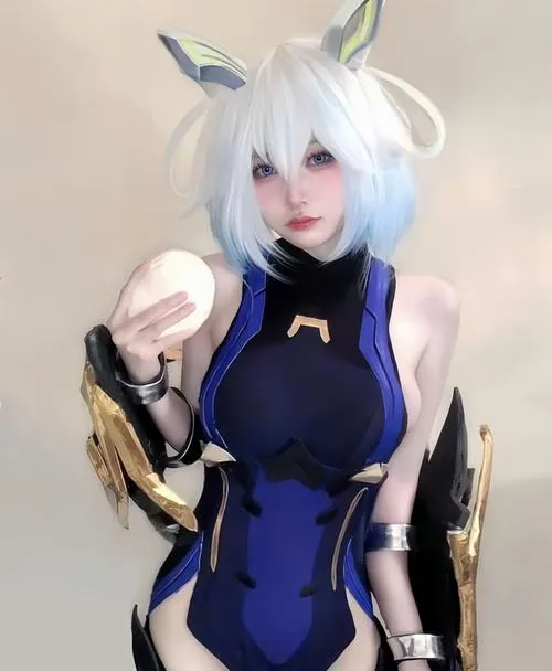 Cosplay liên quân đẹp từ trang phục đến ánh nhìn khiến fan mê mệt