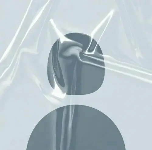 Nền trơn và ánh sáng thấp mang lại cảm giác lạnh bí ẩn