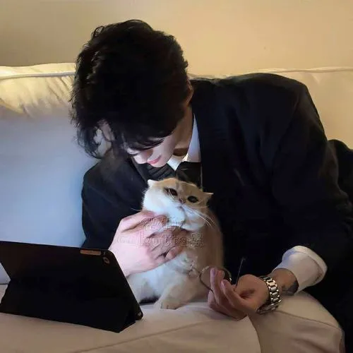 Ảnh đại diện cho anh chàng ảnh chân dung nhấn cằm và cổ