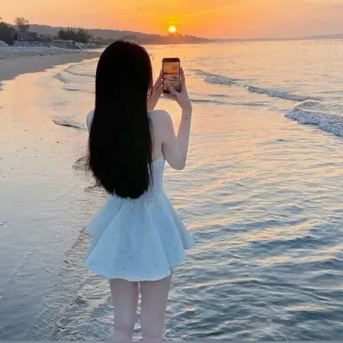 Ảnh hiển thị cô gái quay lưng tinh tế