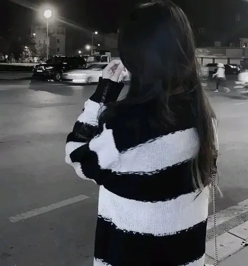 Cảm xúc lan tỏa từ tư thế im lặng