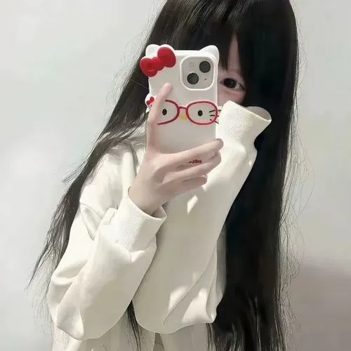 Kín đáo là cách nàng thơ che mặt giữ nét đời thường