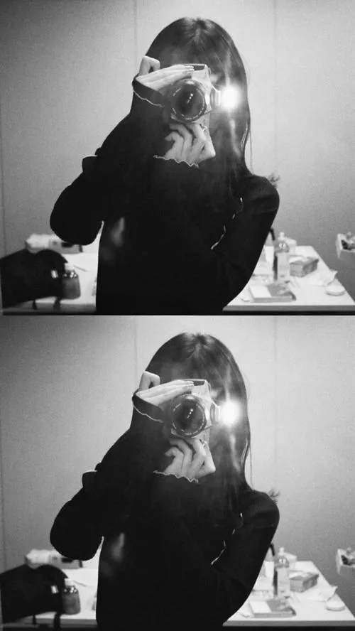 Mơ màng trong khoảnh khắc gái đẹp giấu mặt bằng điện thoại