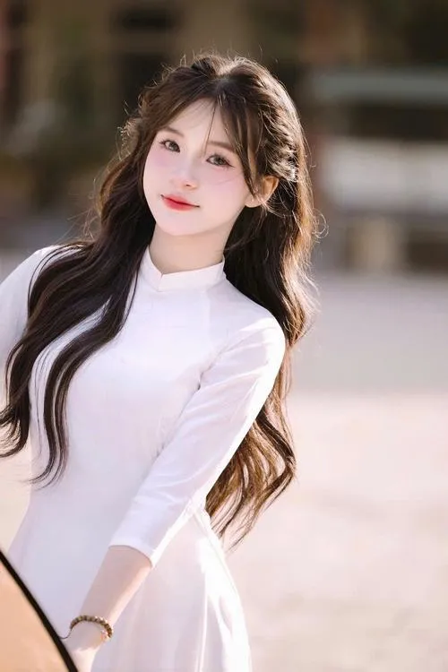 Nét gợi cảm tinh tế lan tỏa từ ánh mắt sâu