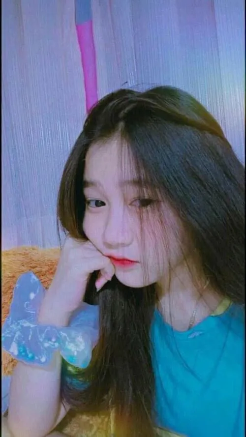 Phụ nữ mang vẻ xinh và nữ tính dịu dàng