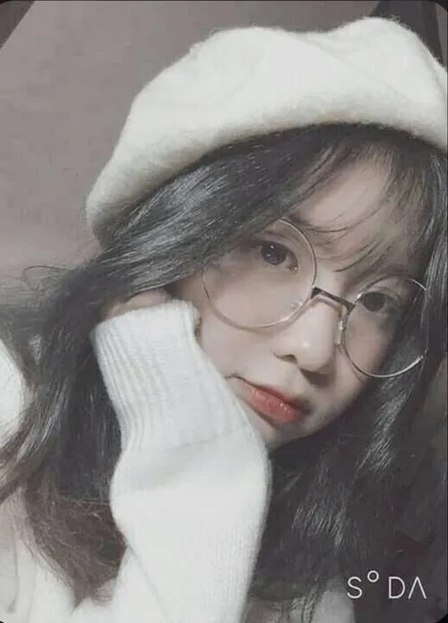 Gái xinh phong thái đời thường gần gũi